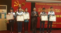 Trao giải cuộc thi sáng tạo thanh thiếu niên nhi đồng tỉnh Nam Định năm 2015.