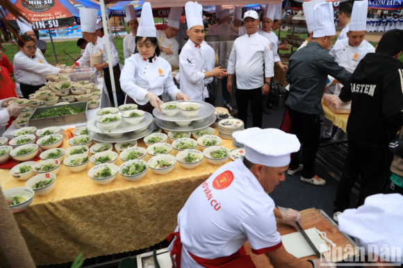 Khai mạc Festival Phở 2024 tại thành phố Nam Định Khai mạc Festival Phở 2024 tại thành phố Nam Định