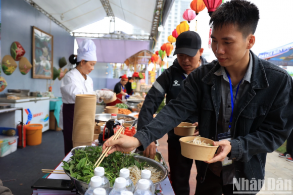Khai mạc Festival Phở 2024 tại thành phố Nam Định Khai mạc Festival Phở 2024 tại thành phố Nam Định